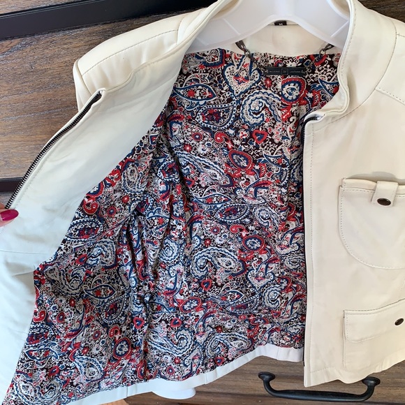 Wilson’s Leather cream motorcycle jacket. - Picture 6 of 7